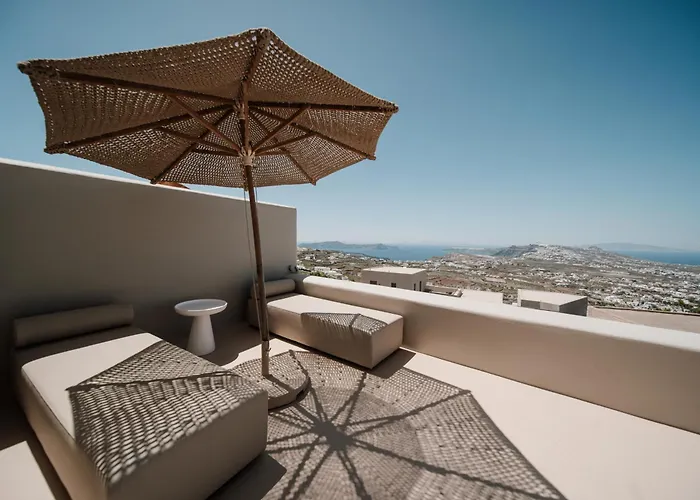 Luna Santorini Suites